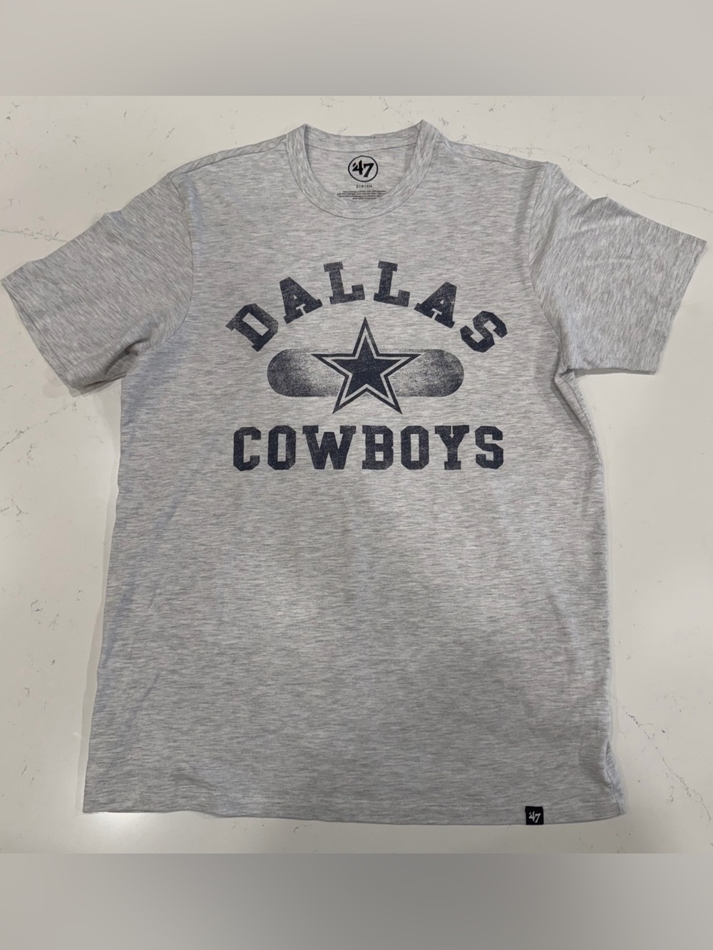 47 Brand Men’s Dallas Cowboys Heather Gray Tee with Navy Graphic - Small